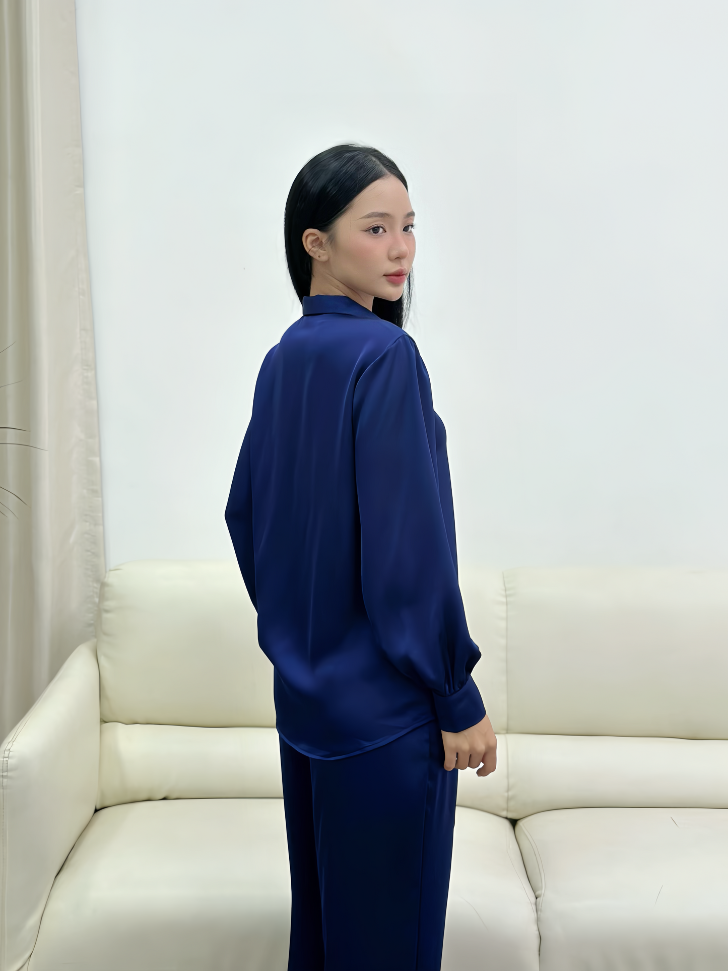 LUNA IN BLUE