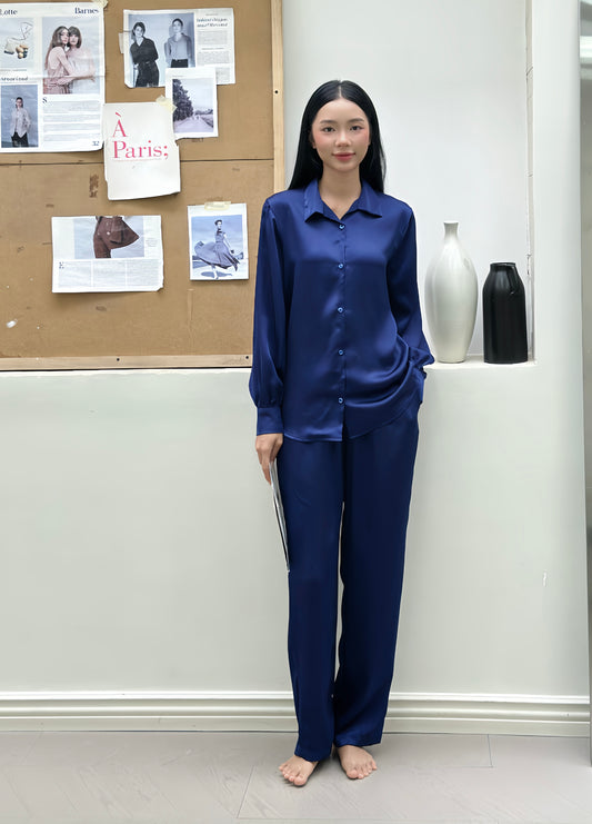 LUNA IN BLUE
